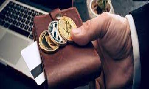   2023年区块链智能机推荐：揭示未来科技的潜在应用 / 
 guanjianci 区块链智能机,区块链技术,智能设备,未来科技 /guanjianci 

## 内容主体大纲

### 1. 引言
- 介绍区块链智能机的概念
- 区块链技术的兴起与影响

### 2. 区块链智能机的基本原理
- 区块链的工作机制
- 智能合约的作用
- 去中心化的特点

### 3. 市场上的主流区块链智能机
- 各大品牌的产品概述
- 每款智能机的特色及应用场景
- 未来可能的市场发展趋势

### 4. 区块链智能机的使用场景
- 在金融领域的应用
- 在物联网（IoT）中的潜力
- 在供应链管理中的重要性
- 人与人之间的社交应用

### 5. 区块链智能机的用户痛点
- 设备兼容性与生态系统问题
- 法律与法规的风险
- 安全性与隐私问题
- 学习曲线与用户体验

### 6. 未来的趋势与展望
- 技术进步对智能机的影响
- 可能的创新与发展方向
- 对社会和经济的潜在影响

### 7. 结论
- 重申区块链智能机的重要性
- 呼吁用户关注并探索区块链科技

---

## 1. 引言

近年来，区块链技术如风卷残云般席卷了整个科技行业，许多公司纷纷将其应用于不同的领域。而在智能设备的领域，区块链智能机正逐渐崭露头角。与传统智能手机相比，区块链智能机不仅仅是硬件的堆砌，它们承载着去中心化的希望，具有更高的安全性及应用潜力。本文将围绕区块链智能机进行深入探讨，介绍其技术原理、市场现状、使用场景以及未来的趋势。

## 2. 区块链智能机的基本原理

### 区块链的工作机制

区块链可以视为一个去中心化的分布式账本。所有信息会被打包成“区块”，通过密码学技术加密后连接成链，这使得任何人都无法单方面对数据进行篡改。区块链的透明性和不可篡改性，让它在安全和信任的构建上，有着传统技术无法比拟的优势。

### 智能合约的作用

智能合约是区块链技术的重要应用之一，它是一种自动执行、不可篡改的合同形式。当特定条件得到满足时，合约将自动执行，消除了中介带来的信任成本。这一特性使得区块链智能机可以在多个场景中得以应用，如自动支付、数据验证等。

### 去中心化的特点

去中心化是区块链的核心特性，它意味着数据的存储和处理并不依赖于单一的中央服务器。这不仅提高了安全性，也降低了服务中断的风险，使得区块链智能机在保证信息安全与稳定性方面具有独特优势。

## 3. 市场上的主流区块链智能机

### 各大品牌的产品概述

目前市场上已经涌现出了一些优秀的区块链智能机产品，例如HTC的EXODUS、Samsung的Galaxy系列中的区块链版本等。这些智能机都在硬件与软件层面进行了深度整合，旨在为用户提供安全、便利的数字资产管理体验。

### 每款智能机的特色及应用场景

如HTC的EXODUS，除了传统手机功能之外，更注重用户的隐私保护和数字资产的管理功能。用户可以通过设备直接存储、交易加密货币，而不必依靠中心化的第三方平台。另一方面，Samsung的Galaxy区块链版同样具备类似功能，可以与不同的区块链网络互通，这为用户提供了更多的选择。

### 未来可能的市场发展趋势

随着人们对隐私保护和数据安全需求的不断提升，区块链智能机的市场需求将会逐渐上升。尤其是在金融、医疗和教育等对数据安全性有高要求的领域，区块链智能机无疑将拓展更广阔的应用空间。

## 4. 区块链智能机的使用场景

### 在金融领域的应用

区块链智能机在金融行业中尤为突出，尤其是数字货币的管理与交易。用户不仅可以方便地进行加密货币的交易，还可以通过智能合约自动化处理交易。这大大提升了金融交易的效率与安全性。

### 在物联网（IoT）中的潜力

随着物联网技术的发展，将区块链技术与智能机相结合，将为设备之间的连接与数据交换提供更加安全与高效的方式。区块链可为IoT设备的身份认证与数据传输提供可靠保障，减少了黑客攻击的风险。

### 在供应链管理中的重要性

在供应链管理方面，区块链智能机同样具有颠覆性的意义。通过区块链技术，所有交易记录都可以追溯到源，从而实现透明的供应链管理。这不仅提高了产品质量的可靠性，同时也保护了消费者的权益。

### 人与人之间的社交应用

区块链智能机还可以应用于社交网络中，用户可以通过智能合约进行内容的创作与分享。通过区块链的去中心化性质，用户可以掌握自己的数据，而不是把个人信息交给社交平台。这为保护用户隐私带来了新的思路。

## 5. 区块链智能机的用户痛点

### 设备兼容性与生态系统问题

尽管区块链智能机在性能和安全性上具有明显优势，但其与现有技术生态系统的兼容性问题始终存在。许多传统应用尚未适应区块链技术，为用户的切换带来了障碍。

### 法律与法规的风险

区块链技术的应用往往涉及到跨境交易及各国的法律法规。这给使用者带来了潜在的法律风险，一旦发生争议，可能会因法律不一致而陷入困境。

### 安全性与隐私问题

尽管区块链技术在安全性上有很大优势，但仍无法完全避免被骇客攻击或数据泄露的问题。用户在管理私钥时需格外谨慎，保障数字资产的安全。

### 学习曲线与用户体验

对一些用户来说，使用区块链智能机的学习成本较高。尽管其设计与使用界面在不断改善，但许多新手用户在初次接触这类设备时，仍可能面临较大的学习曲线。这导致一些潜在用户的流失。

## 6. 未来的趋势与展望

### 技术进步对智能机的影响

随着技术的不断进步，区块链智能机的性能与体积会不断提升，未来我们可能会看到更多轻薄设计和强大功能结合的创新产品，极大提升用户体验。

### 可能的创新与发展方向

未来，区块链智能机可能会朝着更加个性化与智能化的发展方向前进。同时，与人工智能（AI）、大数据等技术的深度融合，将创造出更丰富的应用场景。

### 对社会和经济的潜在影响

区块链智能机的普及将极大改变我们的生活方式与经济结构，推动许多行业的转型升级，最终实现更加高效、公平的价值交换体系。

## 7. 结论

综上所述，区块链智能机不仅仅是未来智能设备的一个分支，它实际上代表了一个全新的科技时代。面对当今网络安全、数据隐私的挑战，区块链智能机提供了强有力的解决方案。作为用户，我们应当关注这一新兴技术，积极探索其带来的可能性，拥抱科技的未来。 

---

希望这份内容和结构能满足您的需求。如需进一步调整或其他主题的建议，请随时告知！